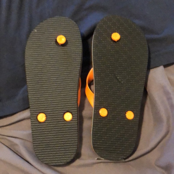 Boys size small shirt and size 3 flip flop Detroit tigers - Picture 2 of 3